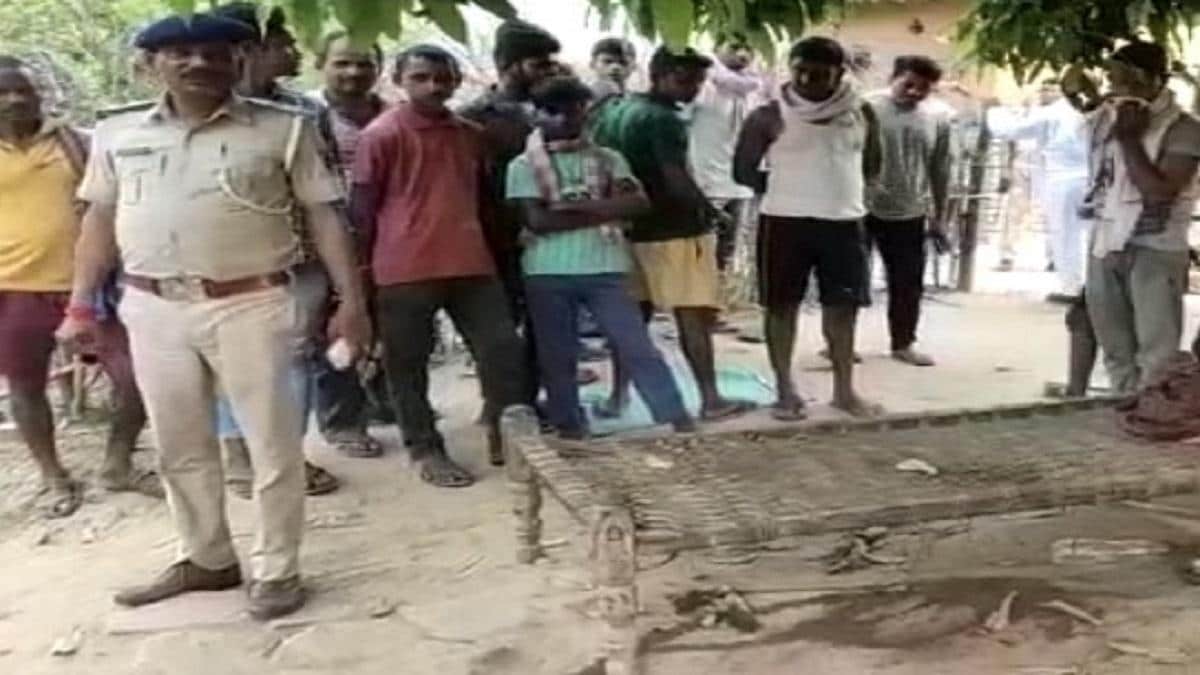 बिहार: ट्रिपल मर्डर से दहला नवादा, पति ने धारदार हथियार से पत्नी समेत 2 मासूम बेटियों का रेता गला - husband murdered daughters wife slitting throat police station Nawada Bihar ...