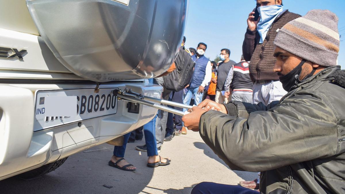 नीलाम होंगे VIP Number (Representative Photo : PTI)