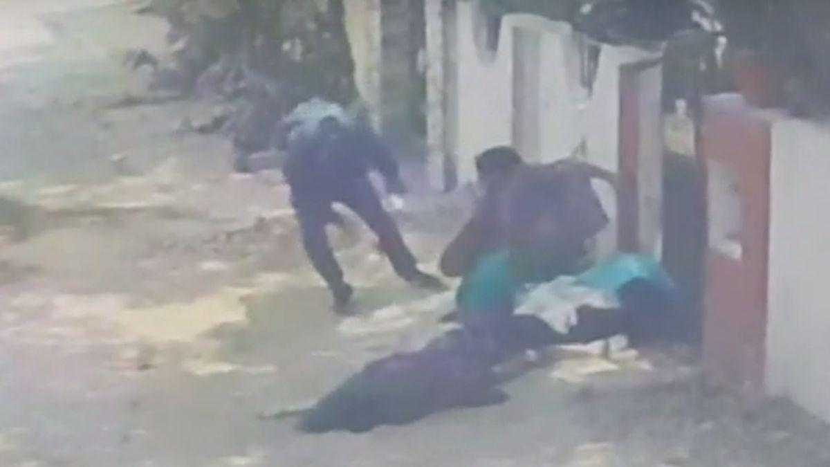 पत्नी और बेटी को गोली मारी, फिर खुद को शूट कर लिया. (Photo: Video Grab)