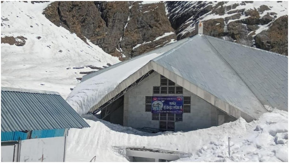 इस दिन खोले जाएंगे सिखों के प्रमुख तीर्थ स्थान हेमकुंड साहिब के कपाट - Hemkund Yatra 2022 Hemkund Sahib doors will be opened on this day tlifd - AajTak
