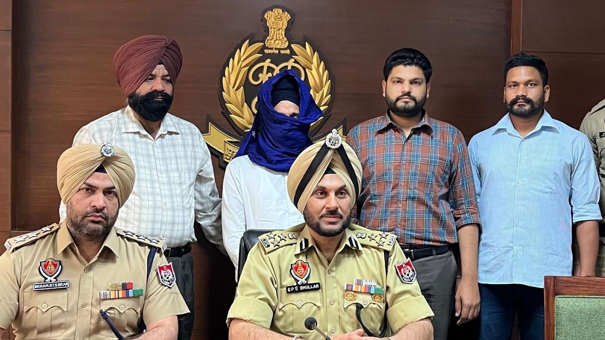 पंजाब पुलिस की एंटी गैंगस्टर टास्क फोर्स (AGTF) ने आतंकी पटियालवी को गिरफ्तार किया है.