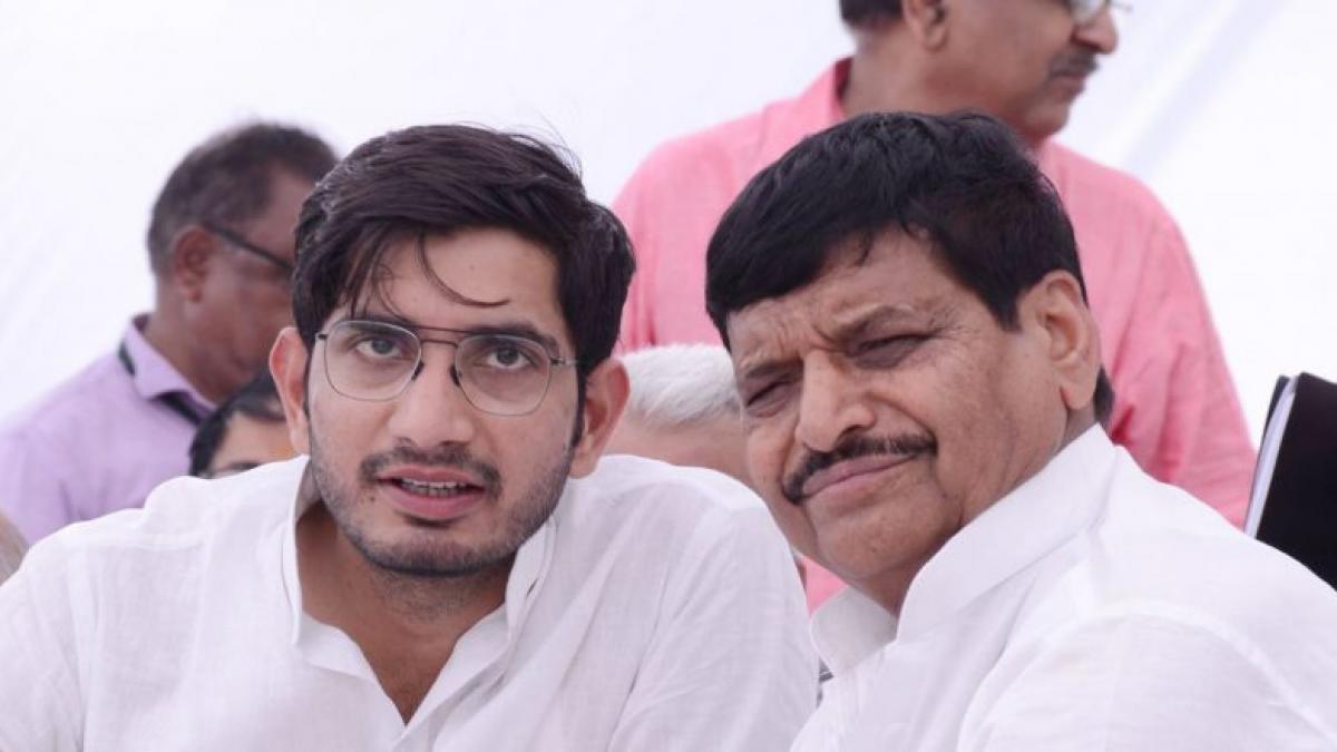 शिवपाल यादव और आदित्य यादव 