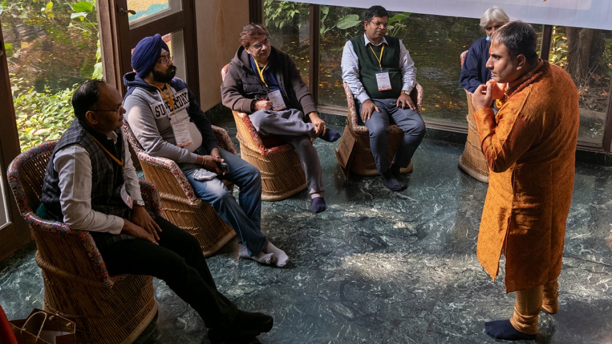 लोगों के बीच सिद्धार्थ एस. कुमार