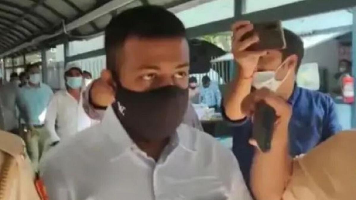 Sukesh chandrashekhar को पहले भी गिरफ्तार किया जा चुका है -16:9