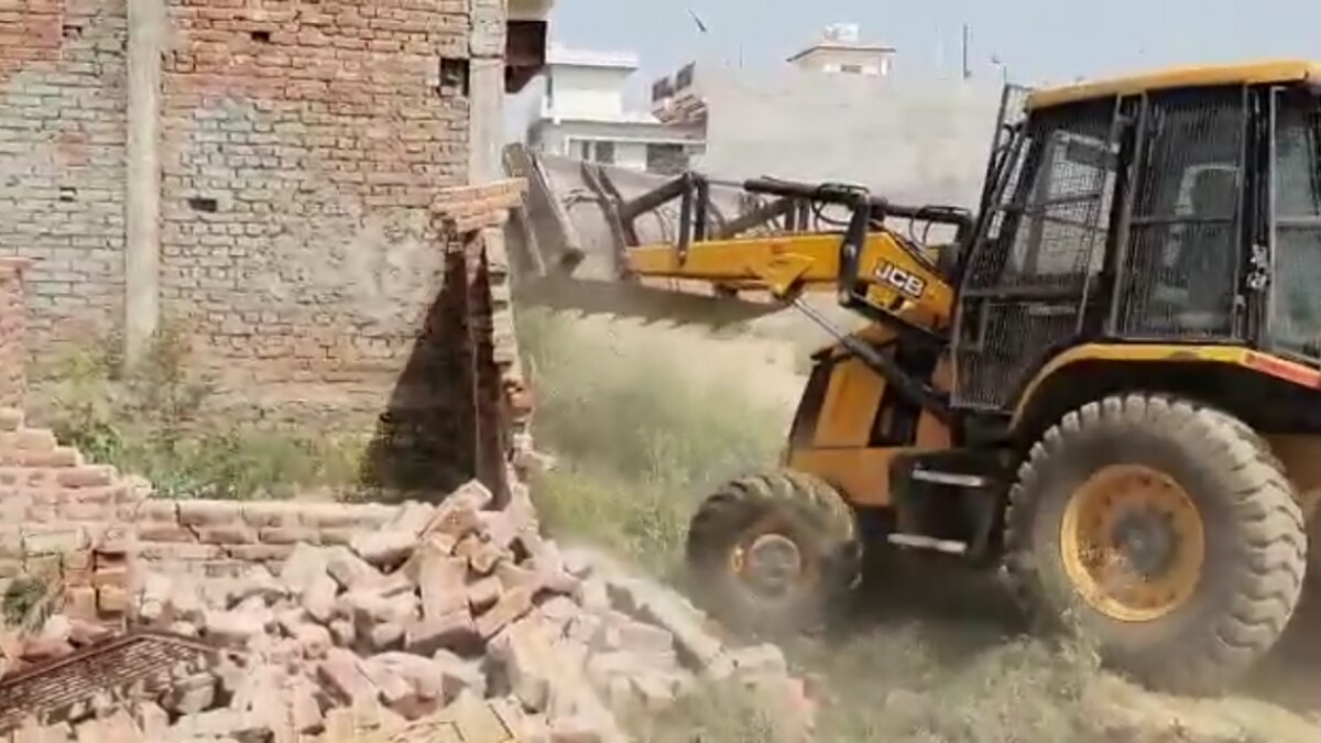 अवैध प्लॉटिंग पर हुआ निर्माण ध्वस्त