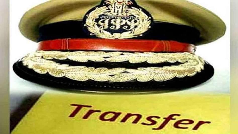 यूपी में 7 एडीजी रैंक के अफसरों के तबादले, 1 DIG भी बदला, यहां देखें पूरी लिस्ट - Transfer of 7 ADG rank 1 DIG and 1 SP rank officer in UP ntc - AajTak