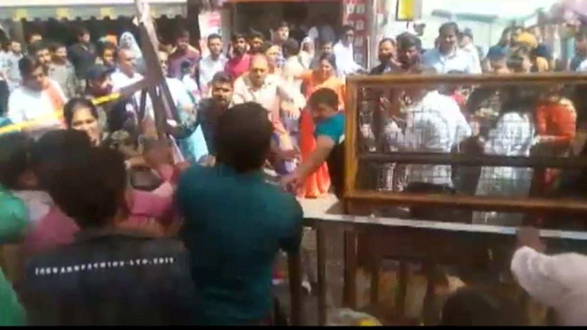 एसपी ने मामले की जांच की बात कही है. (Photo: Video Grab)