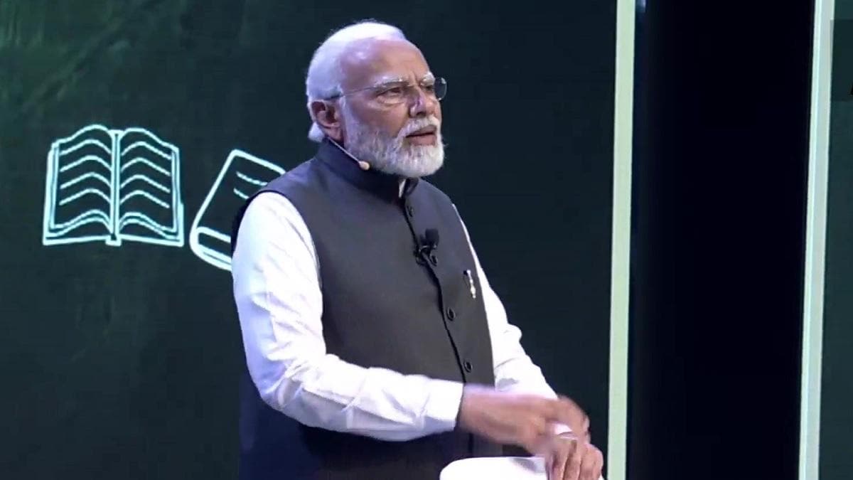 Pariksha Pe Charcha 2022: फिल्म की कहानी सुनाकर PM मोदी ने दी सेल्फ असेसमेंट की सीख - Pariksha Pe Charcha 2022 Live Updates PM Narendra Modi will interact Students Teachers Today Delhi