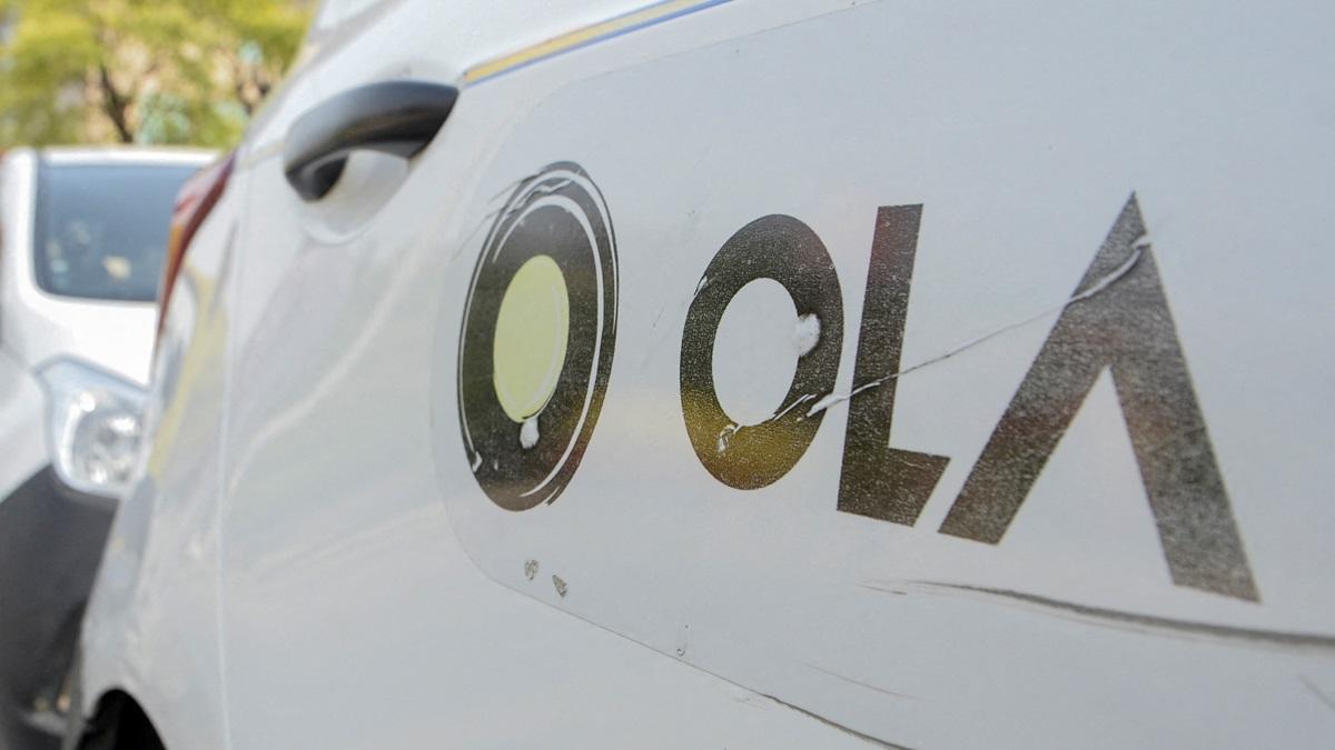 'सबसे बुरे अनुभव में बदला Ola कैब बुकिंग, बीच हाईवे पर कार से किया बाहर', शख्स का आरोप
