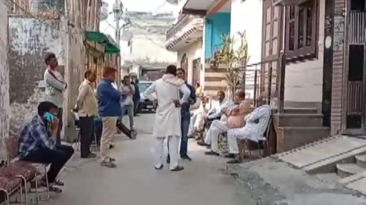 दिल्ली के अलीपुर में गोली मारकर एक शख्स की हत्या