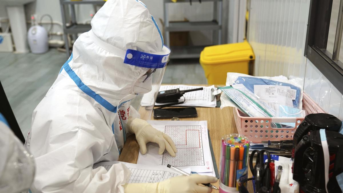 Covid Cases in India: देश में कोरोना के 1,569 नए केस, दिल्ली-UP-केरल समेत इन 5 राज्यों में सबसे ज्यादा मरीज