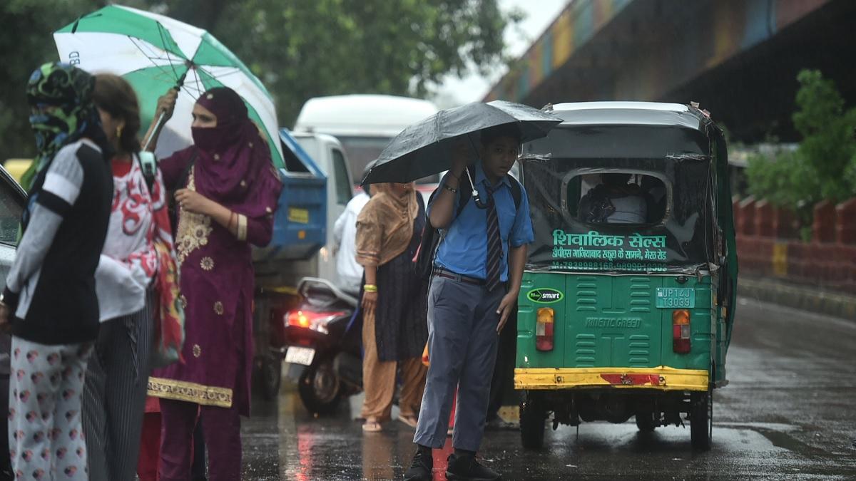 Delhi Rains: दिल्ली-NCR में बारिश (फोटो-- PTI)