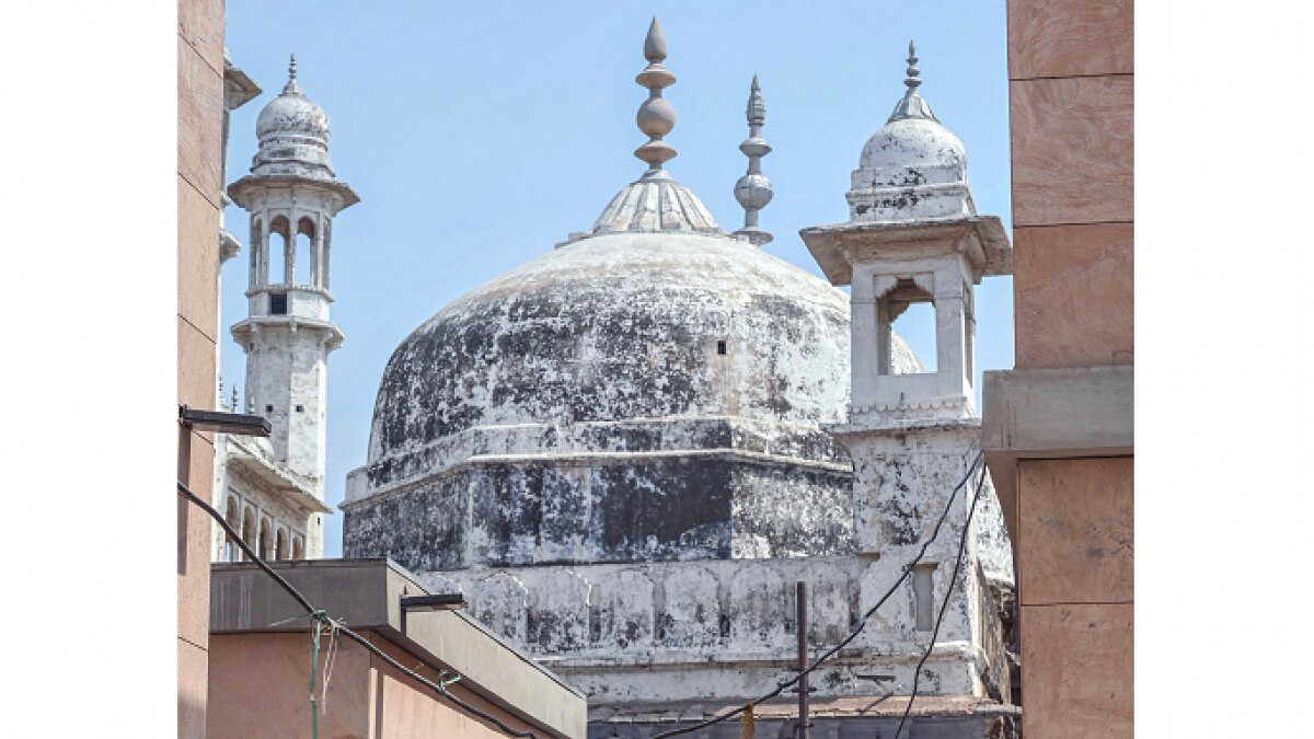 'ज्ञानवापी में अगर मूर्ति तो हिंदुओं को सौंपी जाए मस्जिद', सपा के बाद कांग्रेस के मुस्लिम नेता की मांग