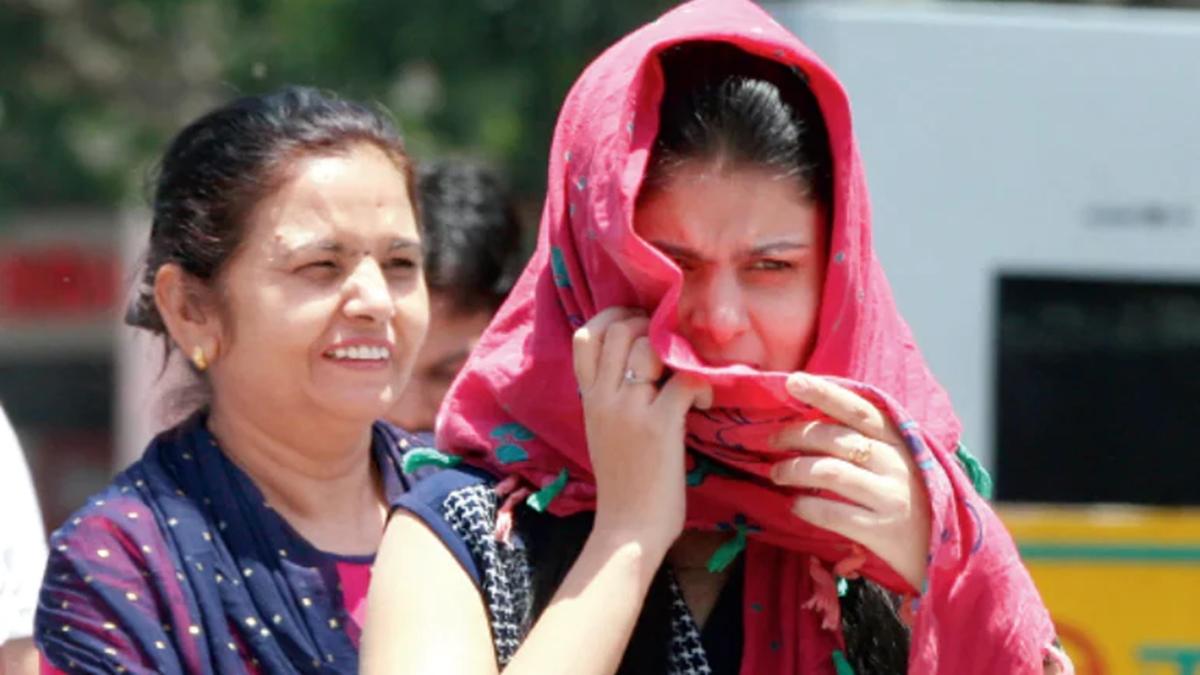 Weather Today: बिहार-झारखंड में आज हीटवेव का कहर, लेकिन इन राज्यों में होगी बारिश, जानें आज के मौसम का हाल