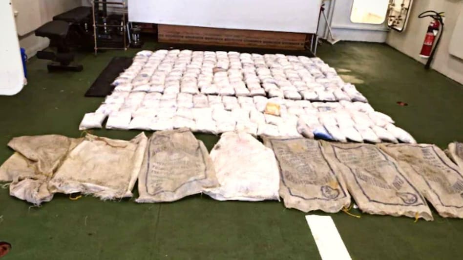 लक्षद्वीप में 1526 करोड़ की 218 किलोग्राम हेरोइन की बड़ी खेप पकड़ी, DRI-ICG की बड़ी कार्रवाई - Large consignment heroin worth crores caught Lakshadweep big action DRI ntc - AajTak