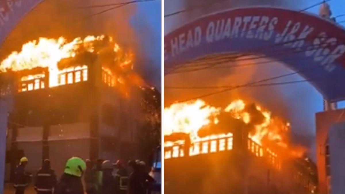 जम्मू कश्मीर में ट्रैफिक पुलिस के हेडक्वार्टर में भीषण आग