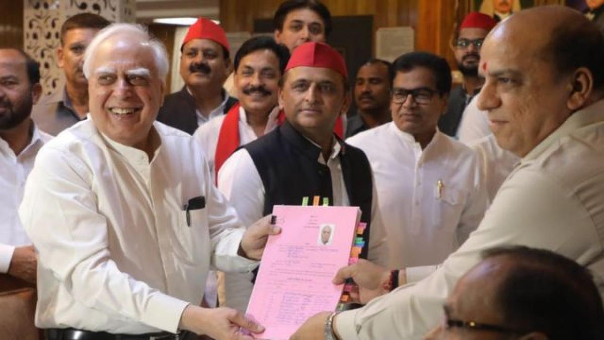 कपिल सिब्बल, अखिलेश यादव, रामगोपाल यादव