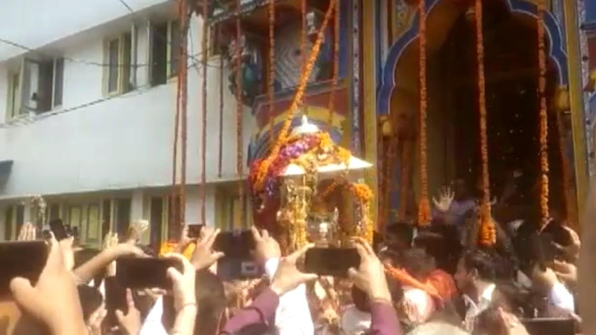 भगवान केदार की डोली को धाम भेजने के लिए उमड़ी भक्तों की भीड़.