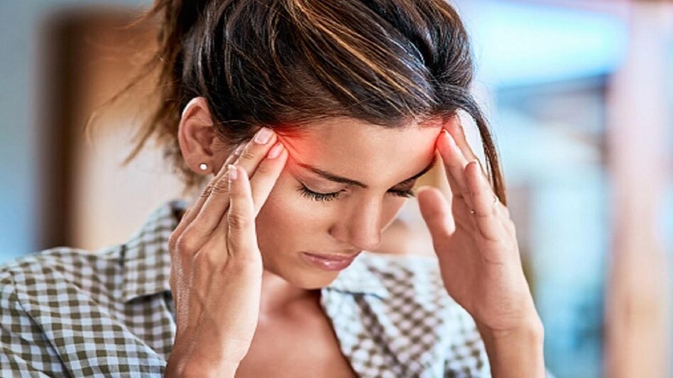 इन चीजों को खाने से ट्रिगर हो सकता है माइग्रेन, जानें- कैसे बचें - Migraine attacks Know what is the reason symptoms precaution tlif - AajTak