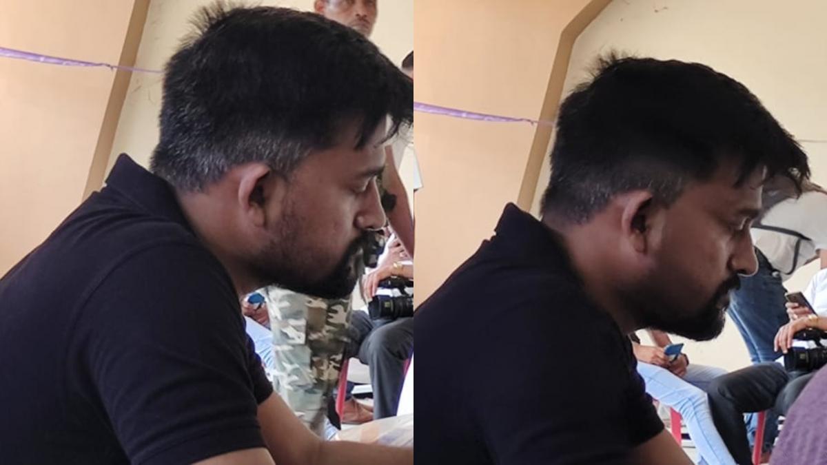 एमएस धोनी जैसे दिखने वाले विवेक कुमार