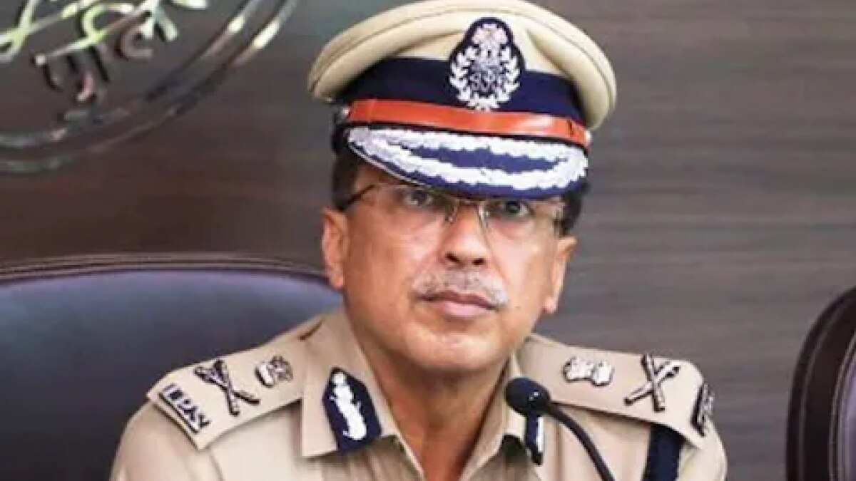 पूर्व डीजीपी मुकुल गोयल (फाइल फोटो)