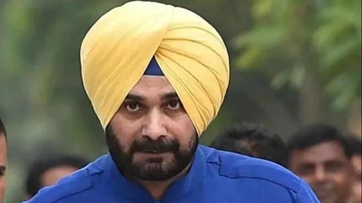 सुप्रीम कोर्ट ने नवजोत सिंह को एक साल सश्रम कारावास की सजा सुनाई है