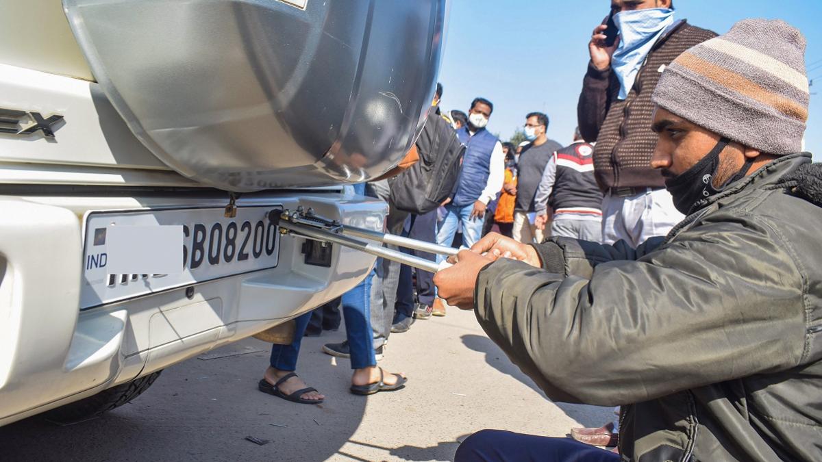 कार के लिए पाएं फैंसी नंबर (सांकेतिक फोटो-पीटीआई)