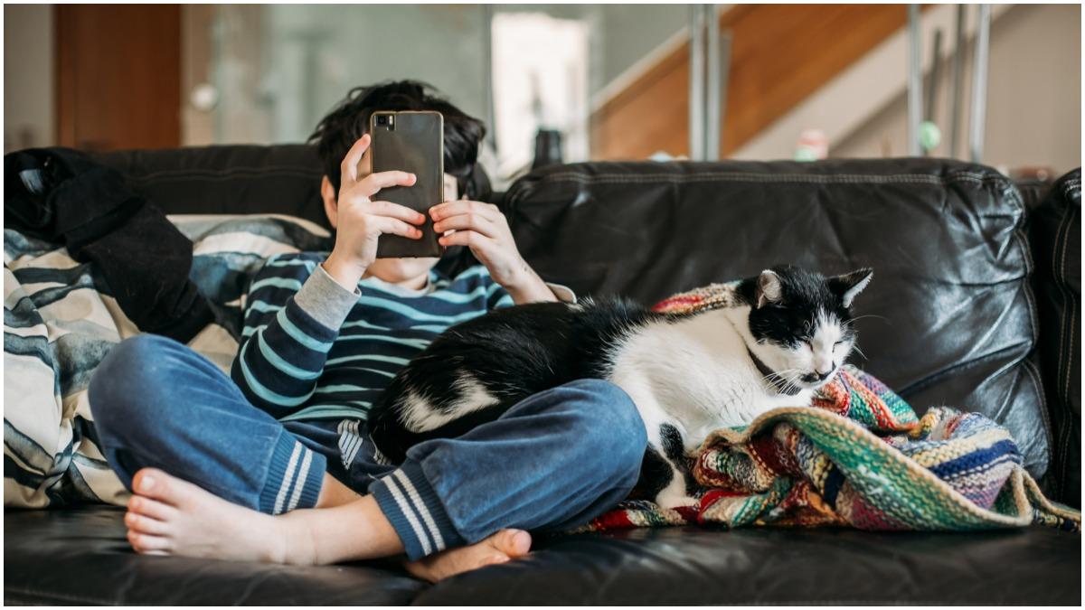 Smartphone addiction in kids (Photo Credit: Getty Images)
