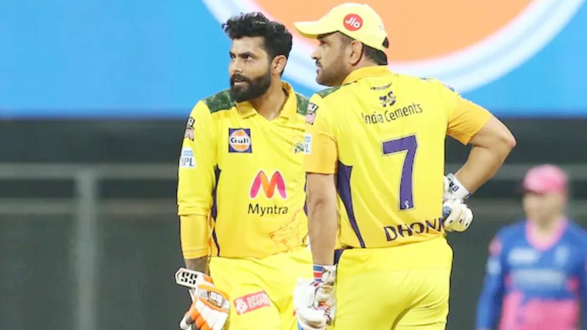 Ravindra jadeja and MS Dhoni (Twitter)