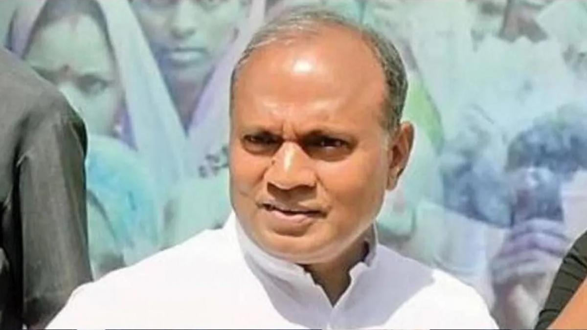 बिहार: RCP सिंह पर सियासी माहौल गरम, सतह पर आया JDU के अंदर का 'शीतयुद्ध'