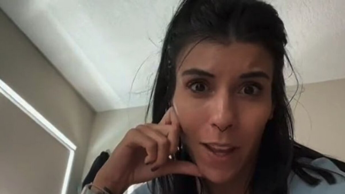 हफ्ते में सिर्फ एक बार नहाती है यह लड़की (Credit: @reindrrop / TikTok)