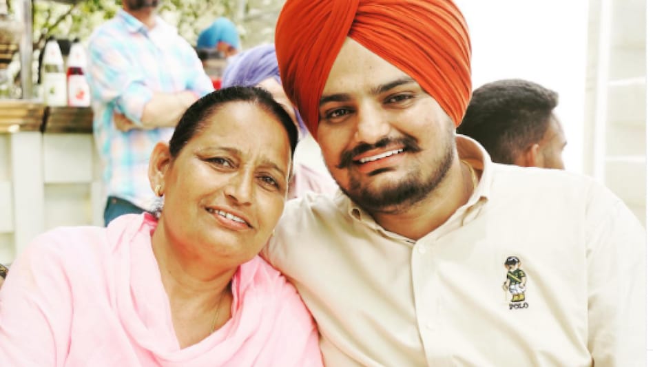 Sidhu Moose Wala Funeral: सिद्धू मूसेवाला का अंतिम संस्कार आज, पैतृक गांव में दी जाएगी आखिरी विदाई - Sidhu Moose Wala Funeral cremation live updates Moosa village last rites photos videos tmov -