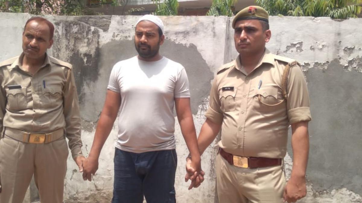 पुलिस की गिरफ्त में सपा नेता मोहसिन अंसारी