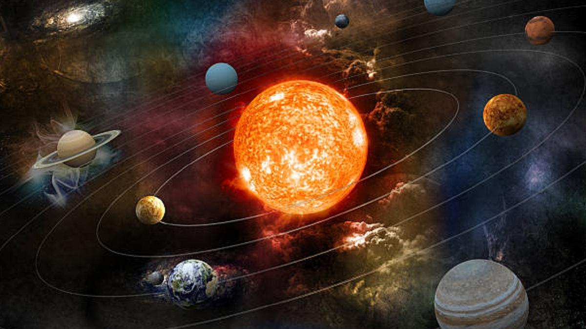 Surya Rashi Parivartan 2022: चंद्र ग्रहण से पहले सूर्य का वृष राशि में गोचर, संभल जाएं ये 3 राशि वाले