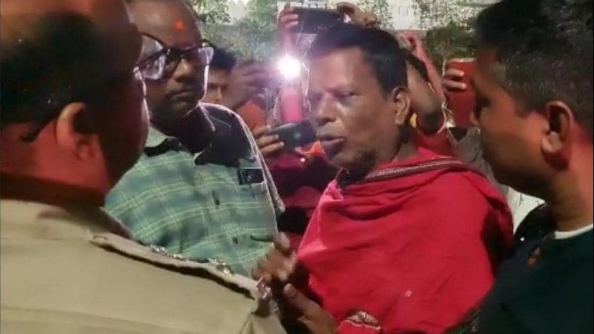 ओडिशा: पुरी में जगन्नाथ मंदिर के सामने पुजारी के बेटे गोली मारकर हत्या - Odisha Son of Puri priest shot dead in front of Jagannath Temple NTC - AajTak