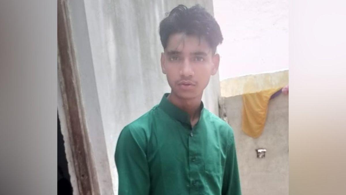 Delhi: चाकुओं से गोदकर बीच सड़क पर हत्या, हिरासत में लिए गए 3 नाबालिग