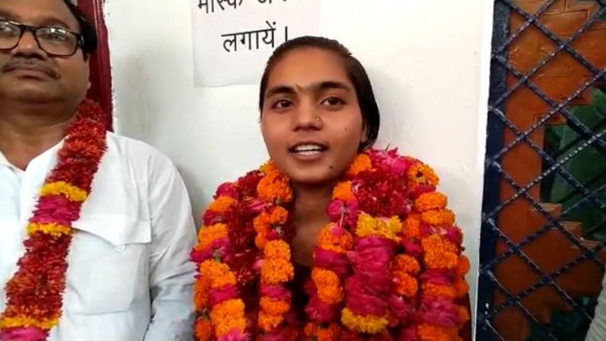 फतेहपुर जिले की दिव्यांशी ने किया टॉप