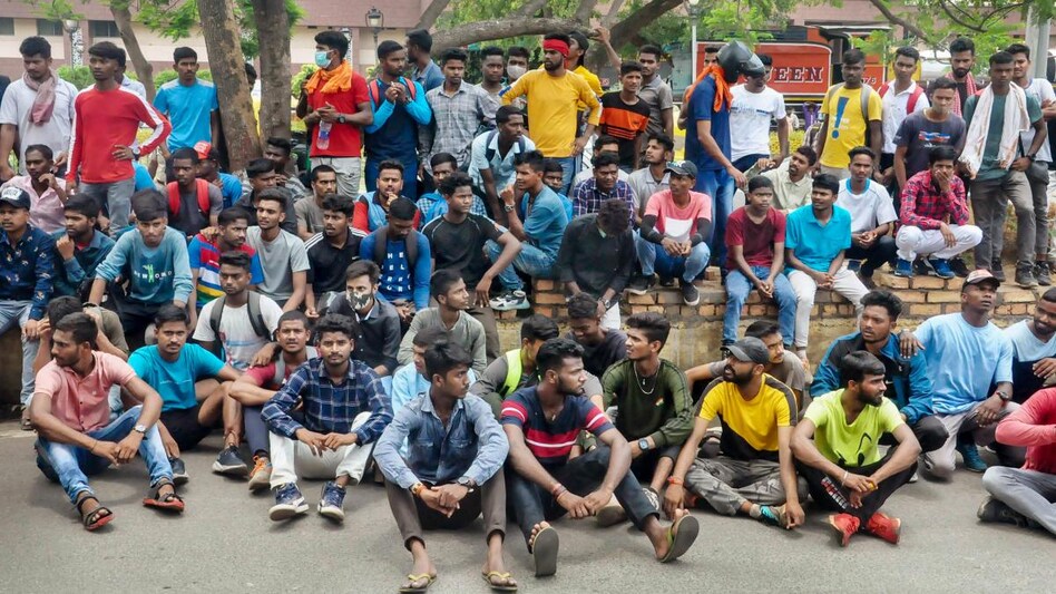 अग्निपथ स्कीम के खिलाफ देशभर में प्रदर्शन कर रहे हैं युवा (फाइल फोटोः पीटीआई)