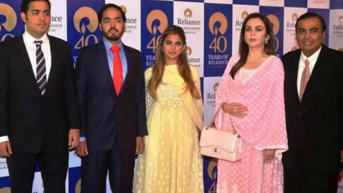 Reliance Jio की कमान आकाश अंबानी को दी गई