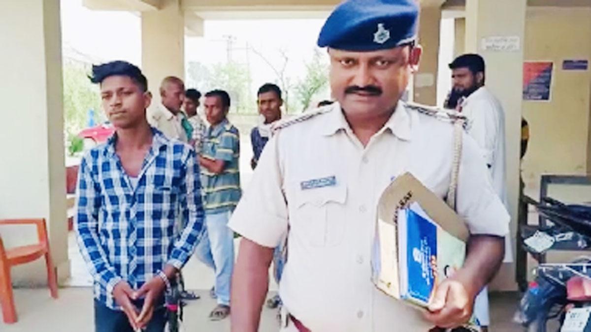 लड़की को जिंदा जलाने वाला आरोपी गिरफ्तार (फोटो-आजतक)