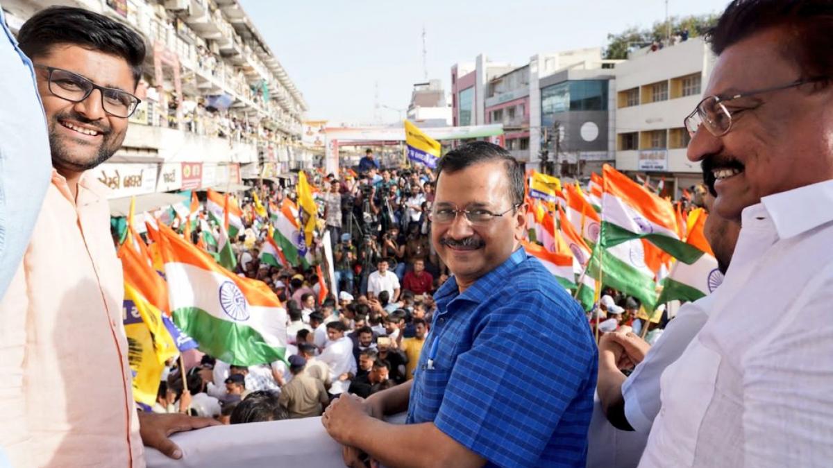 अरविंद केजरीवाल ने मेहसाणा में परिवर्तन यात्रा का किया समापन