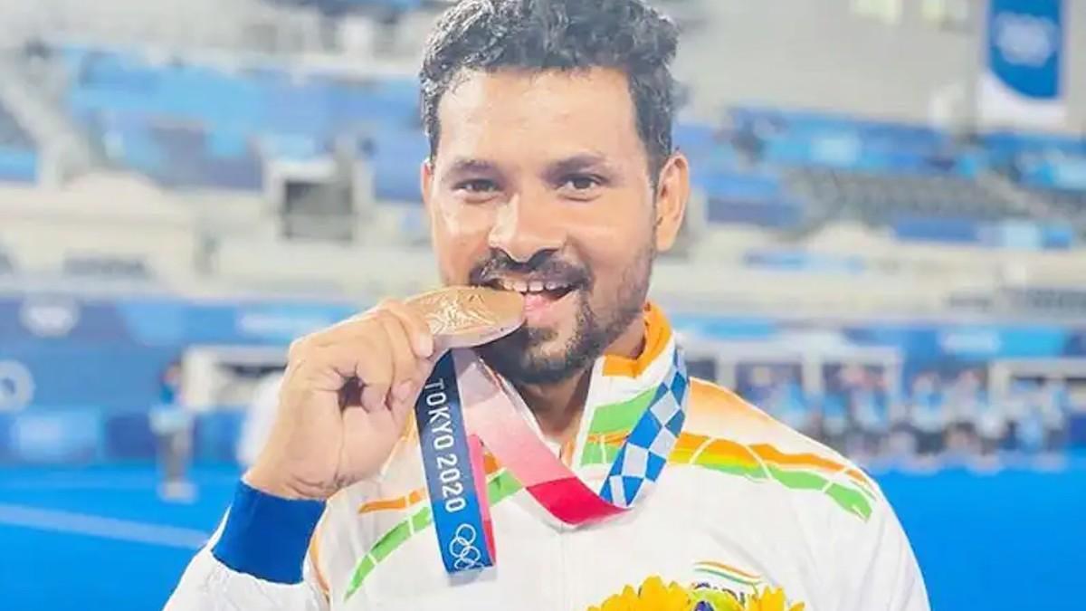 Birendra Lakra (Twitter)