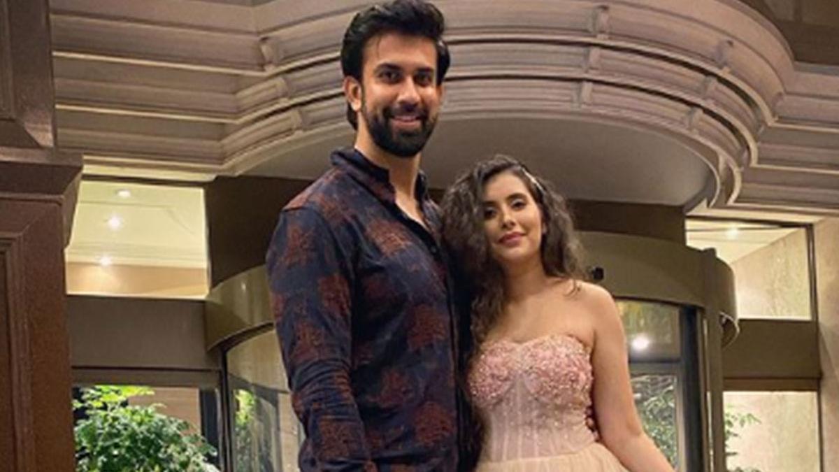 चारू असोपा