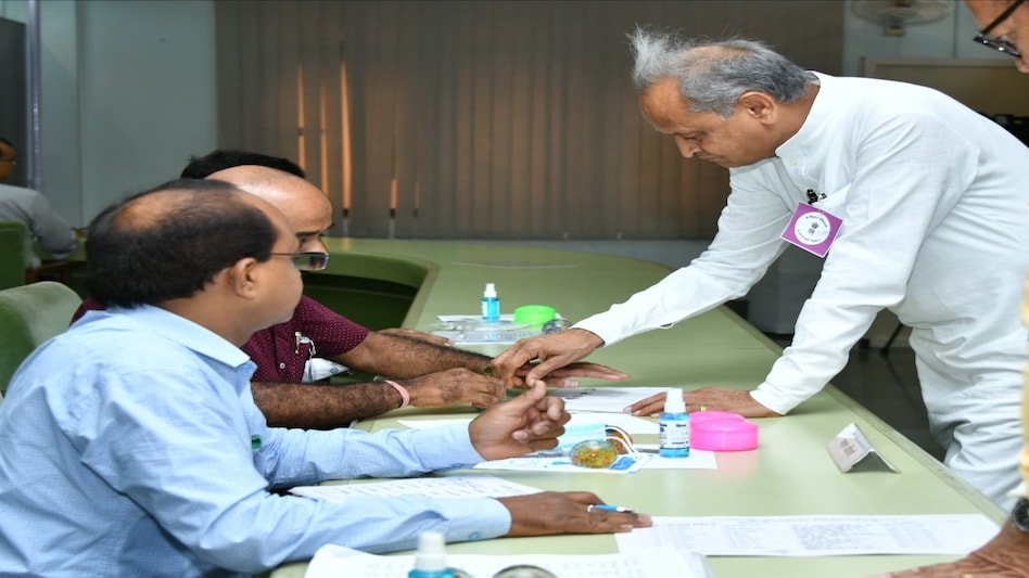 Rajasthan Rajya Sabha Chunav 2022: सीएम गहलोत ने डाला वोट