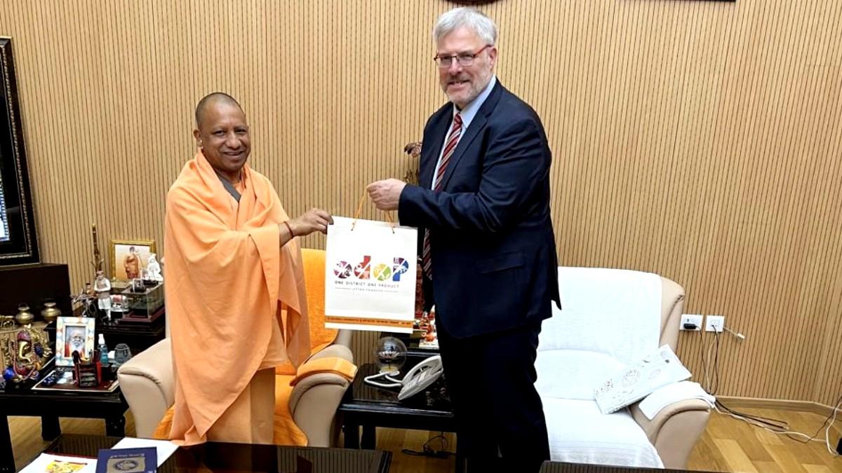 CM योगी से इजराइल के राजदूत नाओर गिलोन ने मुलाकात की.