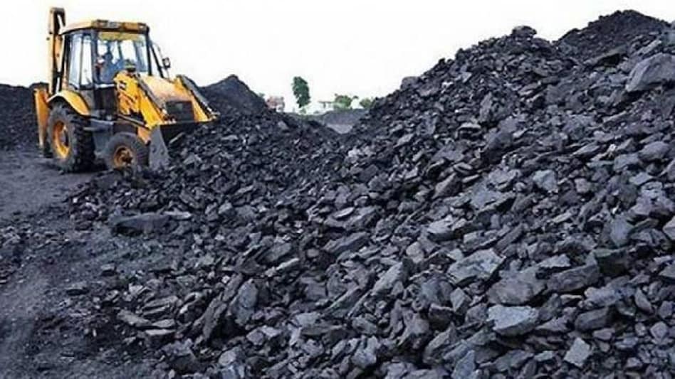 Coal Imports for Power: बत्ती गुल से निपटने के लिए विदेशी कोयले की पड़ी जरूरत, टेंडर जारी - Coal India floats its First tender for coal imports for power Plant tutd - AajTak