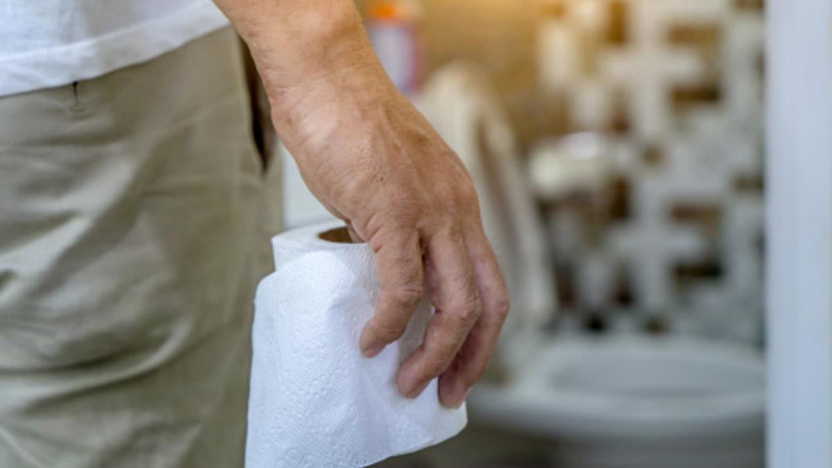 urinating at night (photo credit: getty images)