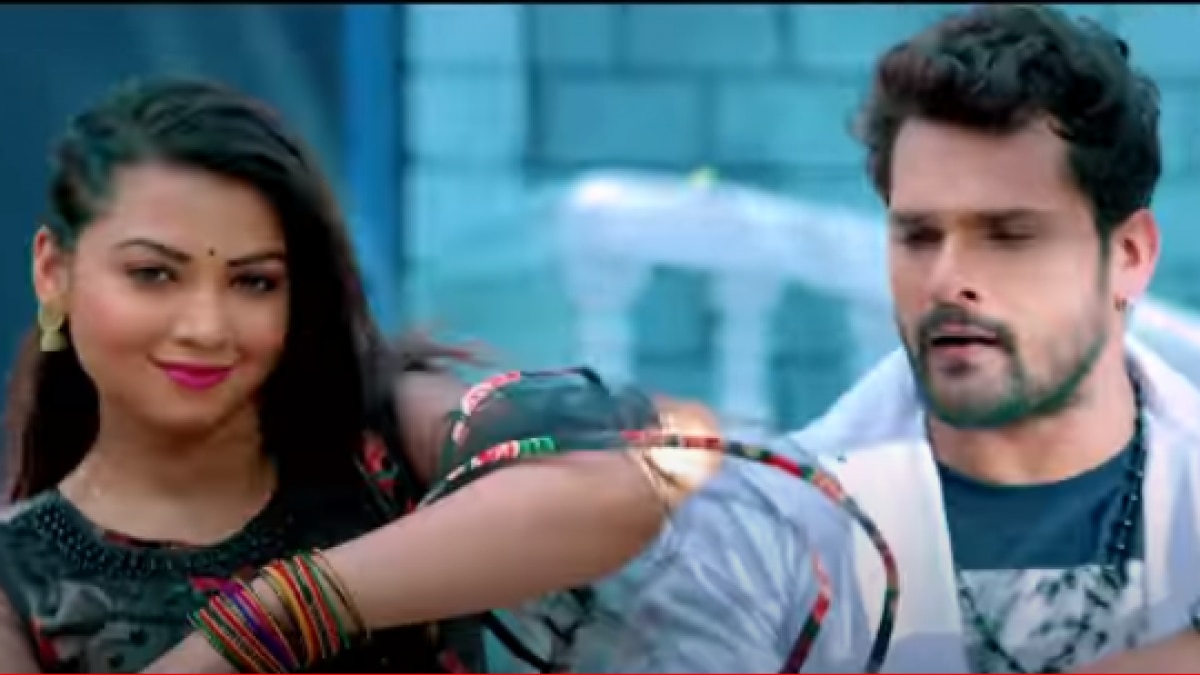 रक्षा गुप्ता, खेसारी लाल यादव 