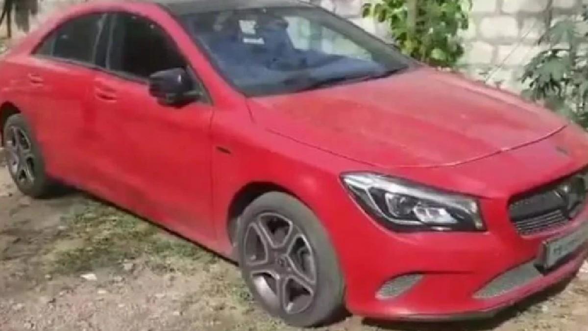 हैदराबाद में 28 मई को इसी कार में नाबालिग के साथ गैंगरेप हुआ था