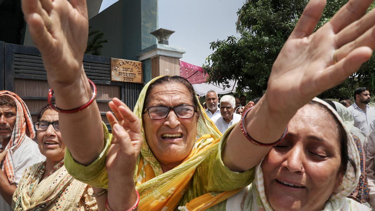 कश्मीर में टारगेट किलिंग्स की घटनाएं थम नहीं रहीं हैं. (फाइल फोटो-PTI)